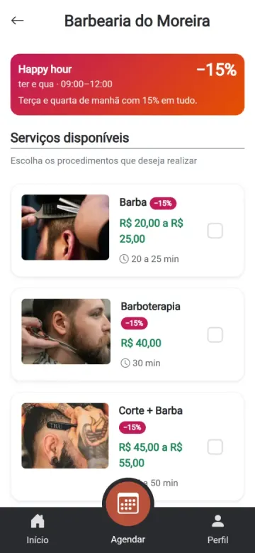 Tela do app em que o cliente escolhe os serviços para agendar, com promoção de happy hour